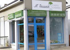 Devanture de Pompes Funèbres JF Tassain