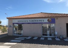 Devanture de Pompes Funèbres Générales