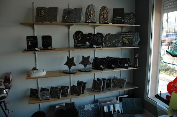 Photographie de la Pompes funèbres Roc-Eclerc de Villemagne-l'Argentière
