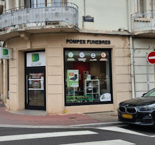 `photo de l'établissement de ${name}`