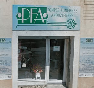 `photo de l'établissement de ${name}`