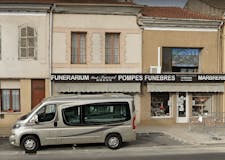 Devanture de Pompes Funèbres et Marbrerie Favarel