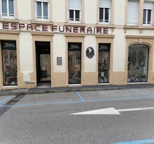 `photo de l'établissement de ${name}`