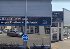 Devanture de Pompes Funèbres Marbrerie Chevet - Tombini