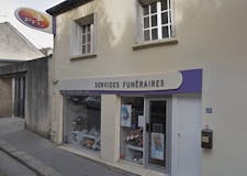 Devanture de Pompes Funèbres Générales
