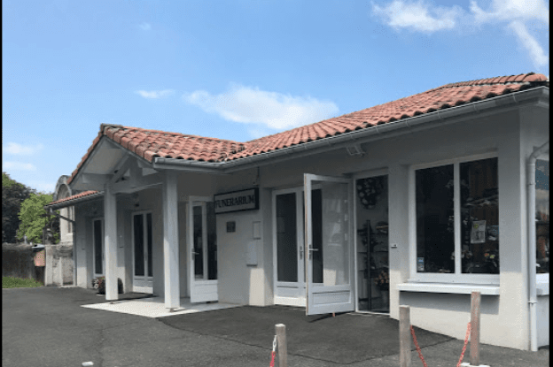 `photo de l'établissement de ${name}`