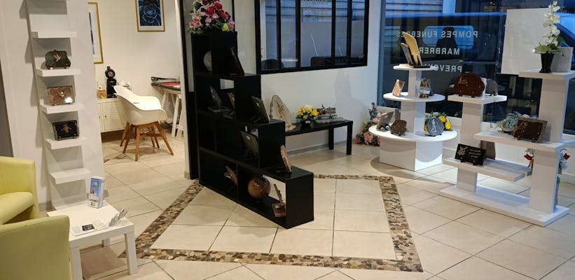 Intérieur agence Services Funéraires Perry