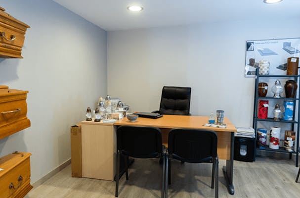 Photographie de la Pompes Funèbres Viturat - Roc Eclerc de Neuilly-le-Réal