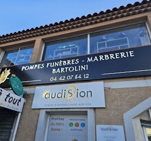 `photo de l'établissement de ${name}`