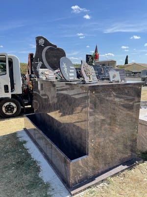 Photographie de la Pompes Funèbres - Marbrerie Laganier de Lablachère