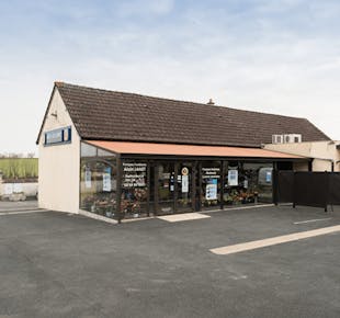 `photo de l'établissement de ${name}`