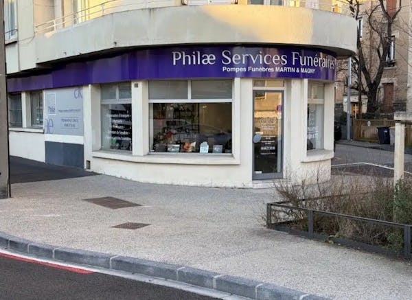 Extérieur de l'agence Martin & Magny - Philae Services Funéraires 