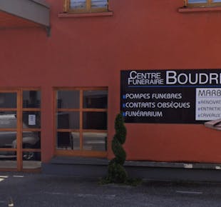 `photo de l'établissement de ${name}`