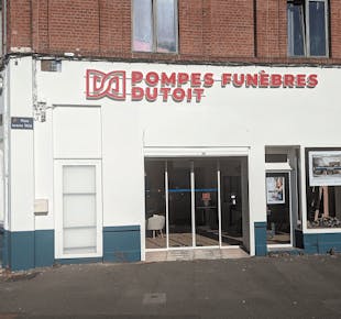 `photo de l'établissement de ${name}`