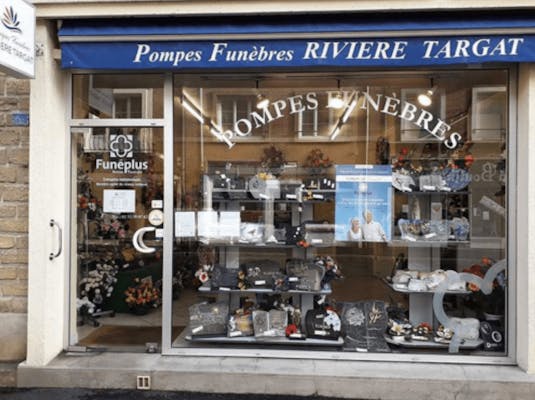 Photographie de la Pompes Funèbres Rivière Targat de Vimoutiers