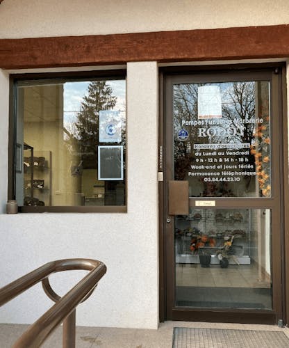 Photographie de la Pompes Funèbres J. RODOT de Macornay