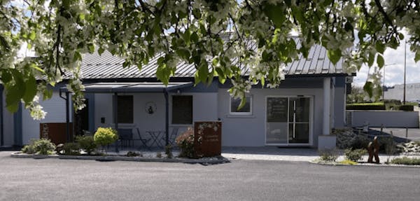 Photographies des Pompes Funèbres Marbrerie Funérarium Viscontini de L'Isle-sur-le-Doubs
