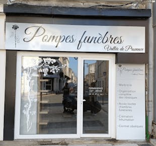 `photo de l'établissement de ${name}`