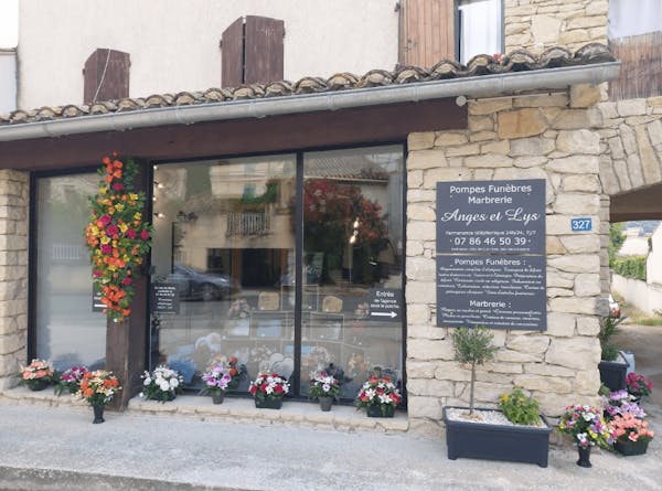 Photographie de la Pompes Funèbres Marbrerie Anges et Lys de Sablet