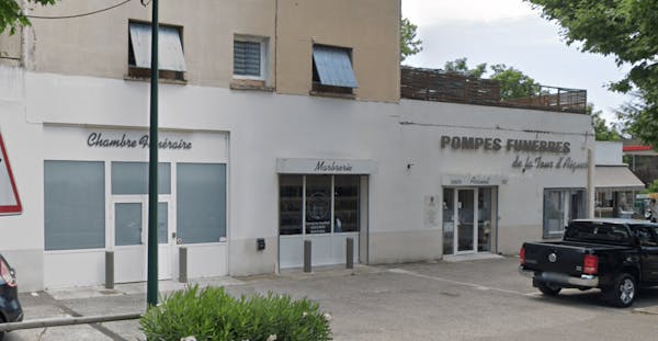 Photographie de la Pompes Funèbres de la Tour d’Aigues