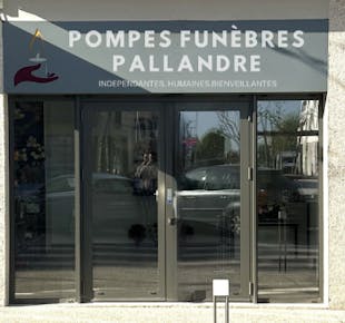 `photo de l'établissement de ${name}`