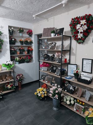  Photographie de la Pompes Funèbres Marbrerie Anges et Lys de Lapalud