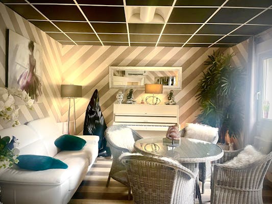 Photo de la salle d'attente du funérarium le Châtaignier de Chaux