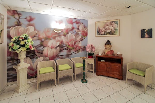 Photo d'un deuxième salon du funérarium le Châtaignier de Chaux