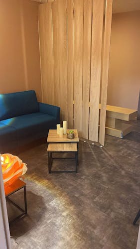 Photo d'un deuxième salon Pompes Funèbres Marbrerie Gandy 


