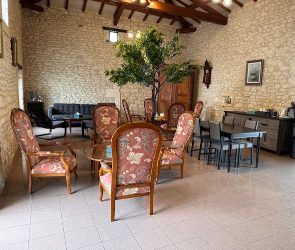 Photo de la salle d'attente du funérarium de La Bergerie