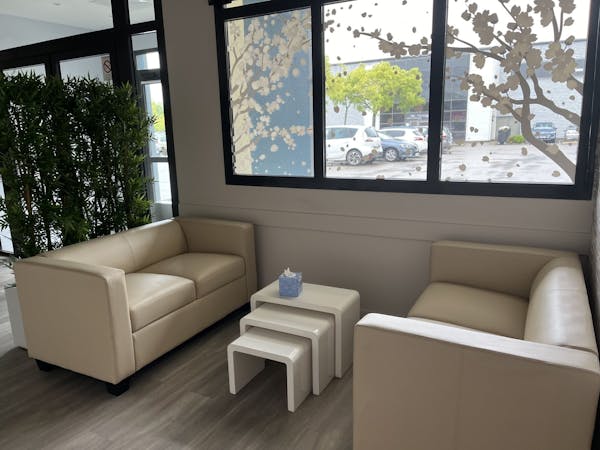 Photo de la salle d'attente du Maison funéraire drômoise