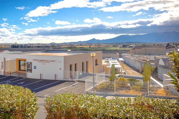 Photo de la devanture de la Chambre Funéraire de la Raho de Villeneuve-de-la-Raho
