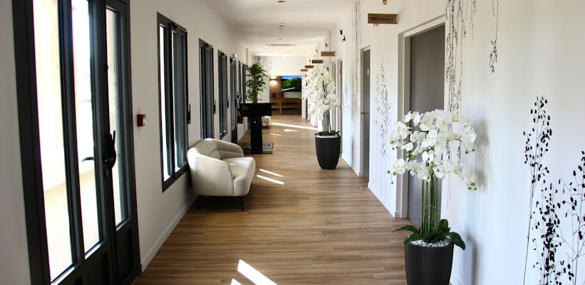 Photo de la salle d'attente de Pompes Funèbres et Marbrerie RIVIÈRE de Rouxmesnil-Bouteilles