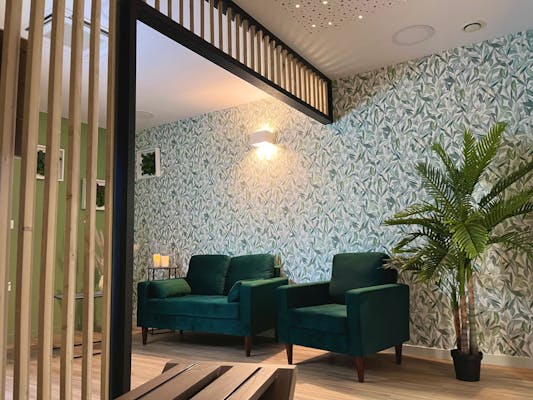 Photo d'un premier salon de Pompes Funèbres et Marbrerie RIVIÈRE de Rouxmesnil-Bouteilles


