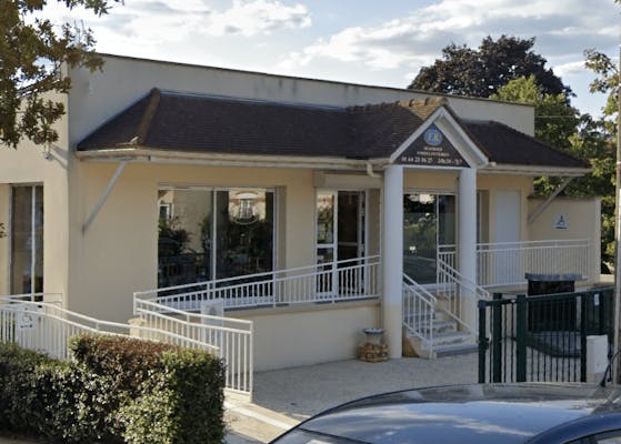 Photographie de la FB Marbrier - Pompes Funèbres de Champagne-sur-Seine