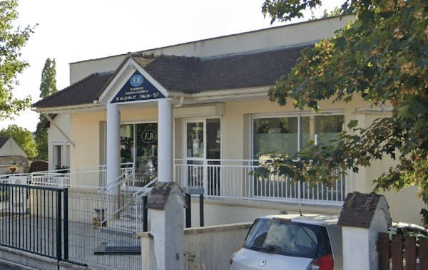 Photographie de la FB Marbrier - Pompes Funèbres de Champagne-sur-Seine