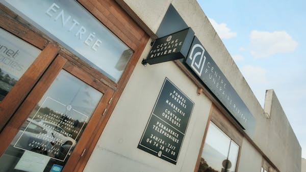 Photographie de la Centre Funéraire Rivière de Bourgoin-Jallieu
