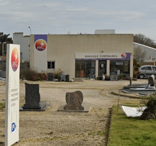 `photo de l'établissement de ${name}`
