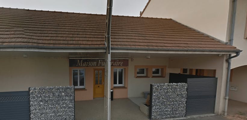 Maison funéraire de la Pompes Funèbres Maison Coulon Lebarbier - Tradition Funéraire