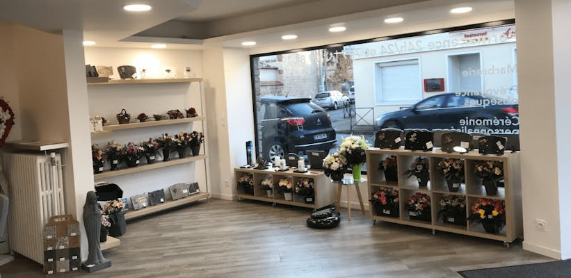 Photographie de la Pompes Funèbres Adamoises de L'Isle-Adam