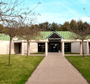 `photo de l'établissement de ${name}`