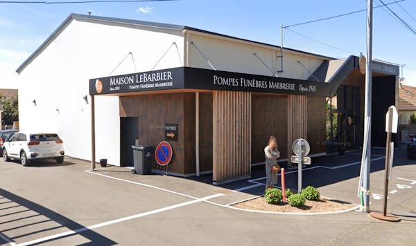 Photographie de la Pompes Funèbres Lebarbier - Tradition funéraire du Mans 