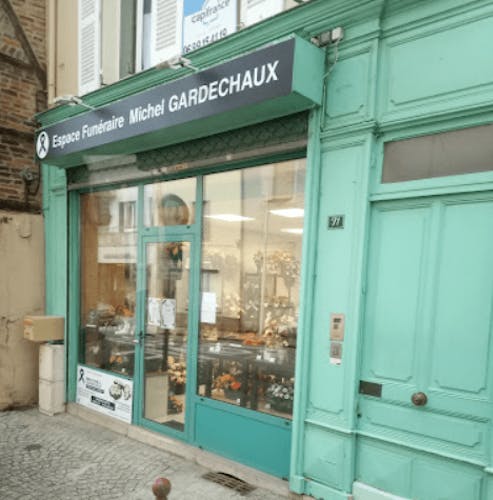 Photographie de l'Espace Funéraire Michel Gardechaux de Saint-Trivier-de-Courtes