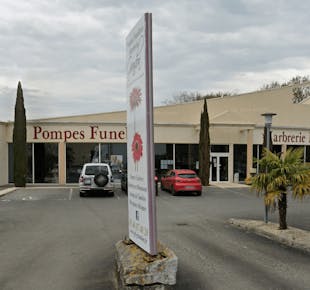 `photo de l'établissement de ${name}`
