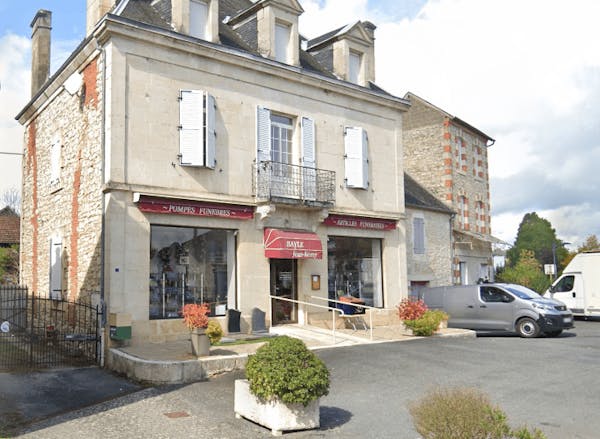Photographie de Pompes Funèbres Jean-Rémy Bayle des Quatre-Routes-du-Lot