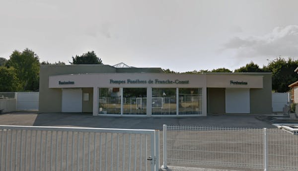 Photographie de la Pompes Funèbres de Franche-Comté S. Liégeon de Saint-Vit