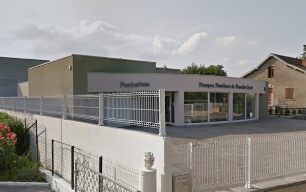 Photographie de la Pompes Funèbres de Franche-Comté S. Liégeon de Saint-Vit