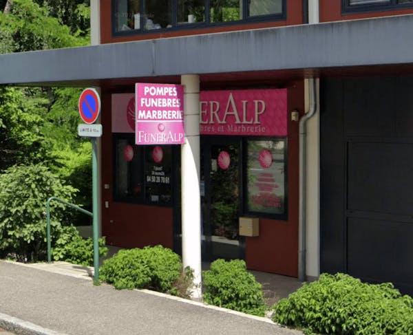 Photographie de la Pompes Funèbres Marbrerie Funeralp de Gex