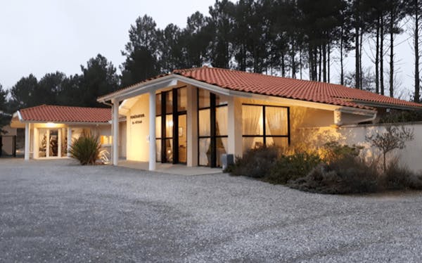 Photographie de la Pompes Funèbres Adour Sablar - Ets Pétrau de Saint-Paul-lès-Dax