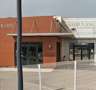 `photo de l'établissement de ${name}`